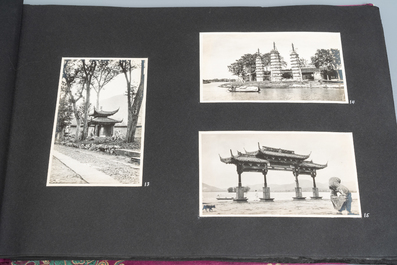 Un album de photos en noir et blanc d'un voyage en Chine, vers 1900-1920