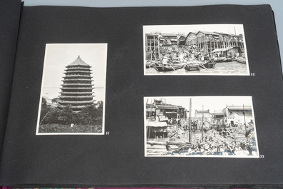 Un album de photos en noir et blanc d'un voyage en Chine, vers 1900-1920
