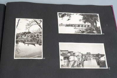 Un album de photos en noir et blanc d'un voyage en Chine, vers 1900-1920