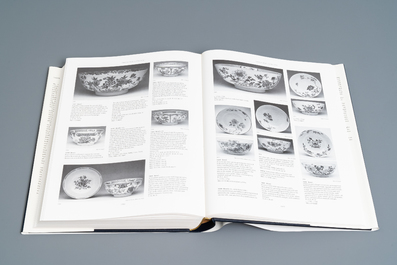 Regina Krahl, John Ayers: Chinese Ceramics in the Topkapi Saray Museum, Istanbul: A Complete Catalogue, 3 volumes
