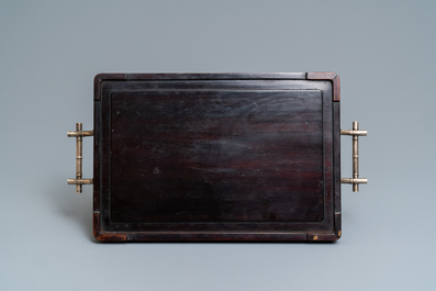 Deux plateaux en bois aux anses et plaques en argent, Chine, 19&egrave;me