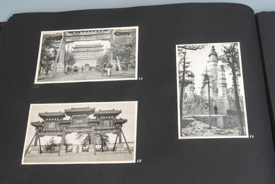 Un album de photos en noir et blanc d'un voyage en Chine, vers 1900-1920