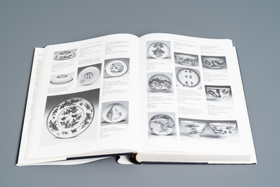 Regina Krahl, John Ayers: Chinese Ceramics in the Topkapi Saray Museum, Istanbul: A Complete Catalogue, 3 volumes