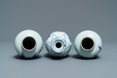 Three Chinese blue and white vases and a dish, Transitional period and Kangxi