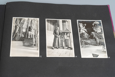 Un album de photos en noir et blanc d'un voyage en Chine, vers 1900-1920