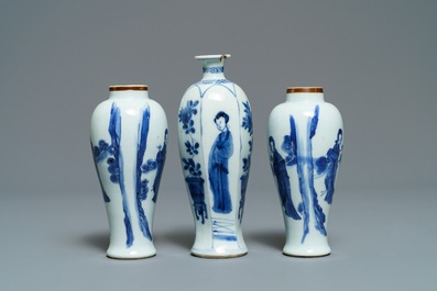 Three Chinese blue and white vases and a dish, Transitional period and Kangxi