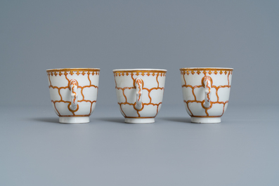 A Chinese iron-red and gilt 30-piece tea service with a butterfly, Qianlong