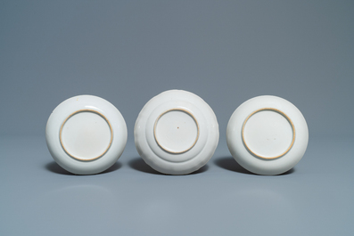 Six tasses et soucoupes en porcelaine de Chine famille rose &agrave; d&eacute;cor mandarin, Qianlong