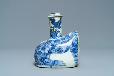 A Chinese blue and white kraak porcelain frog-shaped kendi, Wanli