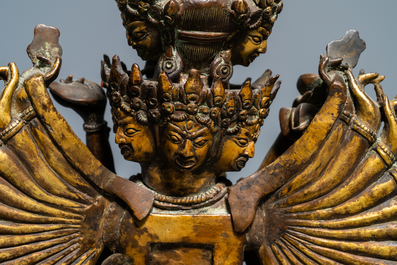 Une grande figure de Kapaladhara Hevajra en bronze dor&eacute; incrust&eacute; de corail, Sino-Tibet, 18/19&egrave;me