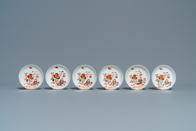 Quatorze tasses et neuf soucoupes en porcelaine de Chine en rouge de fer et dor&eacute;, Kangxi/Qianlong