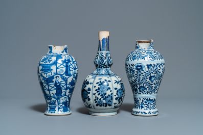Zes Chinese blauw-witte vazen, Kangxi