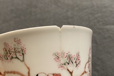 Trois tasses et soucoupes en porcelaine de Chine famille rose, Yongzheng
