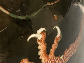 A large Chinese famille verte black-ground tianqiu ping vase with dragons, 19th C.