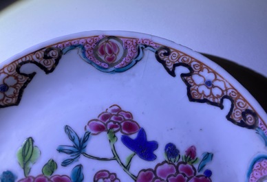 Douze tasses et soucoupes en porcelaine de Chine famille rose, Yongzheng/Qianlong