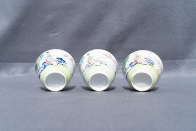 Trois tasses et soucoupes en porcelaine de Chine famille rose, Yongzheng