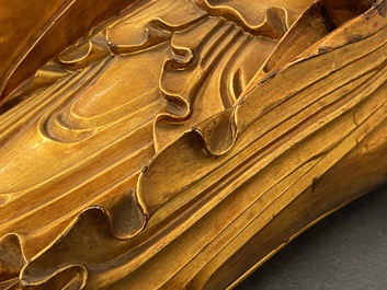 Une figure de Bouddha en bois laqu&eacute; et dor&eacute;, Chine, 18/19&egrave;me