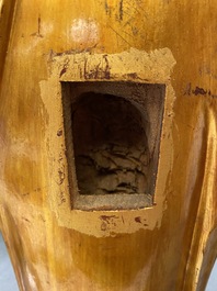 Une figure de Bouddha en bois laqu&eacute; et dor&eacute;, Chine, 18/19&egrave;me