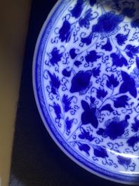 Six Chinese blue and white (covered) cups and saucers, Kangxi