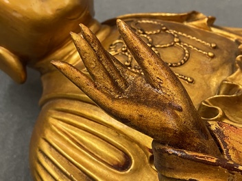 Une figure de Bouddha en bois laqu&eacute; et dor&eacute;, Chine, 18/19&egrave;me