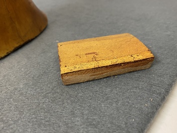 Une figure de Bouddha en bois laqu&eacute; et dor&eacute;, Chine, 18/19&egrave;me