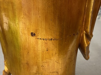 Une figure de Bouddha en bois laqu&eacute; et dor&eacute;, Chine, 18/19&egrave;me