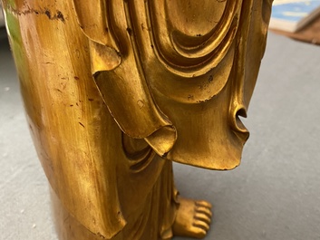 Une figure de Bouddha en bois laqu&eacute; et dor&eacute;, Chine, 18/19&egrave;me