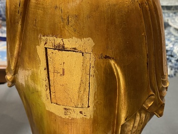 Une figure de Bouddha en bois laqu&eacute; et dor&eacute;, Chine, 18/19&egrave;me