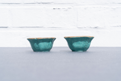 Zeven stukken Chinees monochroom groen en turquoise porselein, 19/20e eeuw