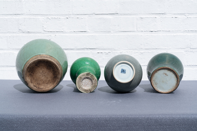 Zeven stukken Chinees monochroom groen en turquoise porselein, 19/20e eeuw