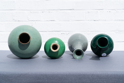 Zeven stukken Chinees monochroom groen en turquoise porselein, 19/20e eeuw
