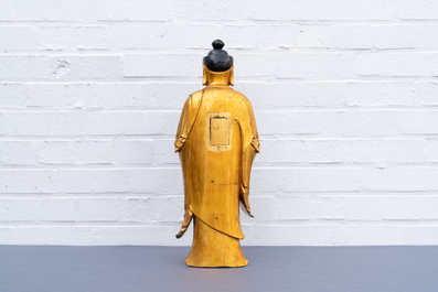 Une figure de Bouddha en bois laqu&eacute; et dor&eacute;, Chine, 18/19&egrave;me