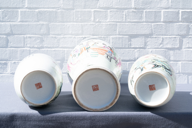 Drie Chinese famille rose vazen, Republiek