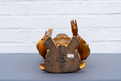 Une figure de Bouddha en bois laqu&eacute; et dor&eacute;, Chine, 18/19&egrave;me