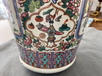 Een Chinese famille rose en een blauw-witte celadon vaas, 19e eeuw