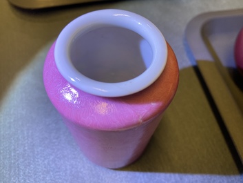 Sept pi&egrave;ces en porcelaine de Chine rose et rouge foie de mulet, Kangxi et apr&egrave;s