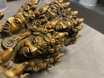 Une grande figure de Kapaladhara Hevajra en bronze dor&eacute; incrust&eacute; de corail, Sino-Tibet, 18/19&egrave;me