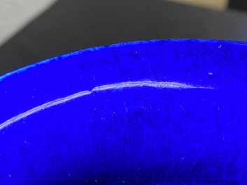 Een Chinese monochrome 'sacrificial blue' vaas, Qianlong