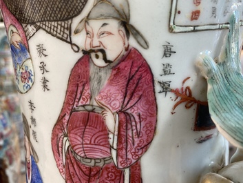 Een grote Chinese famille rose 'Wu Shuang Pu' vaas, 19e eeuw