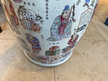 Een grote Chinese famille rose 'Wu Shuang Pu' vaas, 19e eeuw