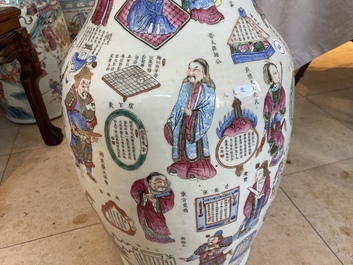 Een grote Chinese famille rose 'Wu Shuang Pu' vaas, 19e eeuw