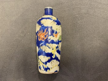 Veertien diverse Chinese snuifflessen, 19/20e eeuw