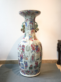 Een grote Chinese famille rose 'Wu Shuang Pu' vaas, 19e eeuw