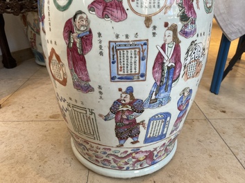Een grote Chinese famille rose 'Wu Shuang Pu' vaas, 19e eeuw
