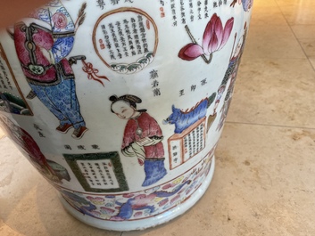 Een grote Chinese famille rose 'Wu Shuang Pu' vaas, 19e eeuw