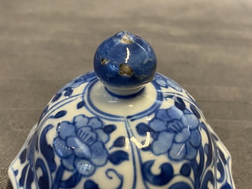 A Chinese blue and white five-piece garniture with floral design, Kangxi
