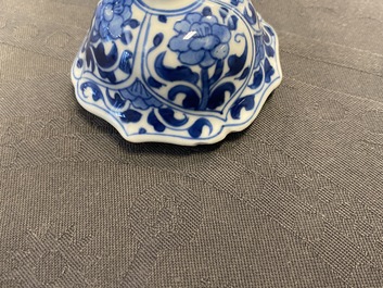 A Chinese blue and white five-piece garniture with floral design, Kangxi