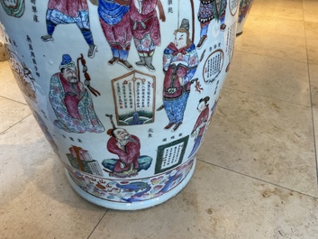 Een grote Chinese famille rose 'Wu Shuang Pu' vaas, 19e eeuw