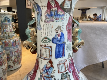 Een grote Chinese famille rose 'Wu Shuang Pu' vaas, 19e eeuw