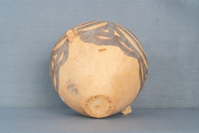 Un vase en poterie, Chine, p&eacute;riode Banshan, culture Majiayao, 2600 &agrave; 2300 av. J.-C.